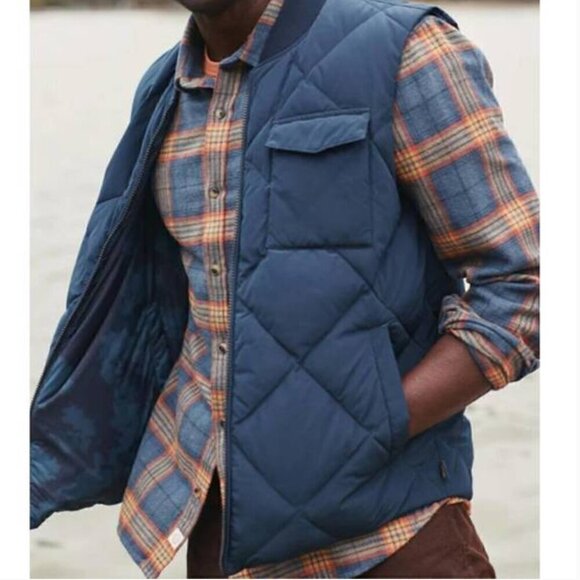 Marine Layer Light Weight Puffer Vest Reversible Packable Sky Captain NWT Small - Picture 1 of 11